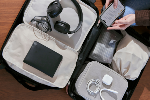 Mala Minimalista para Viagens de Trabalho: Como Manter Estilo e Produtividade