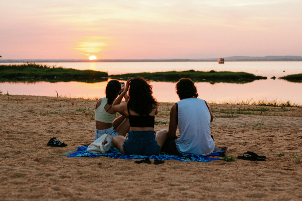   Como Economizar em Viagens Minimalistas: Dicas Práticas para Estudantes e Jovens com Orçamento Apertado