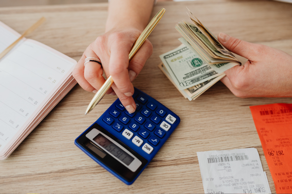 Viajar Melhor com Menos Dinheiro: Lições Financeiras do Minimalismo