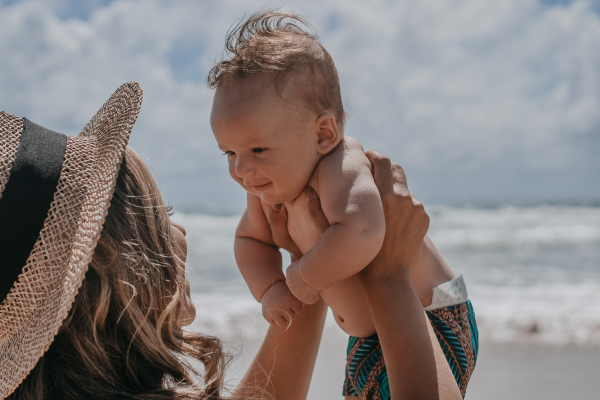 Viagem Minimalista com Crianças e Bebês : Como Planejar Sem Levar a Casa Inteira 