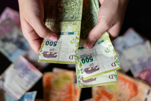 Moeda Colombiana: Vale a Pena Levar Reais, Dólares ou Pesos? Descubra a Melhor Opção para Economizar